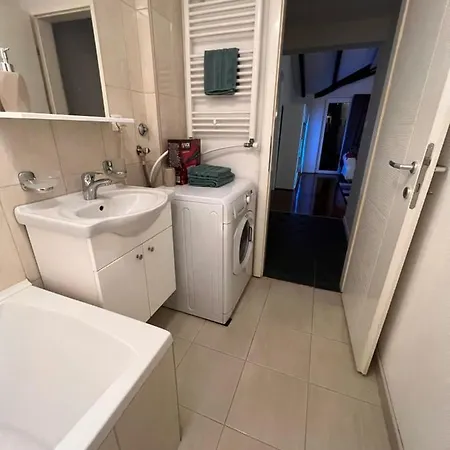 Shine Apartament *